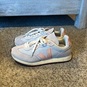 Veja pink cream track lace up sneaker shoes sz 7